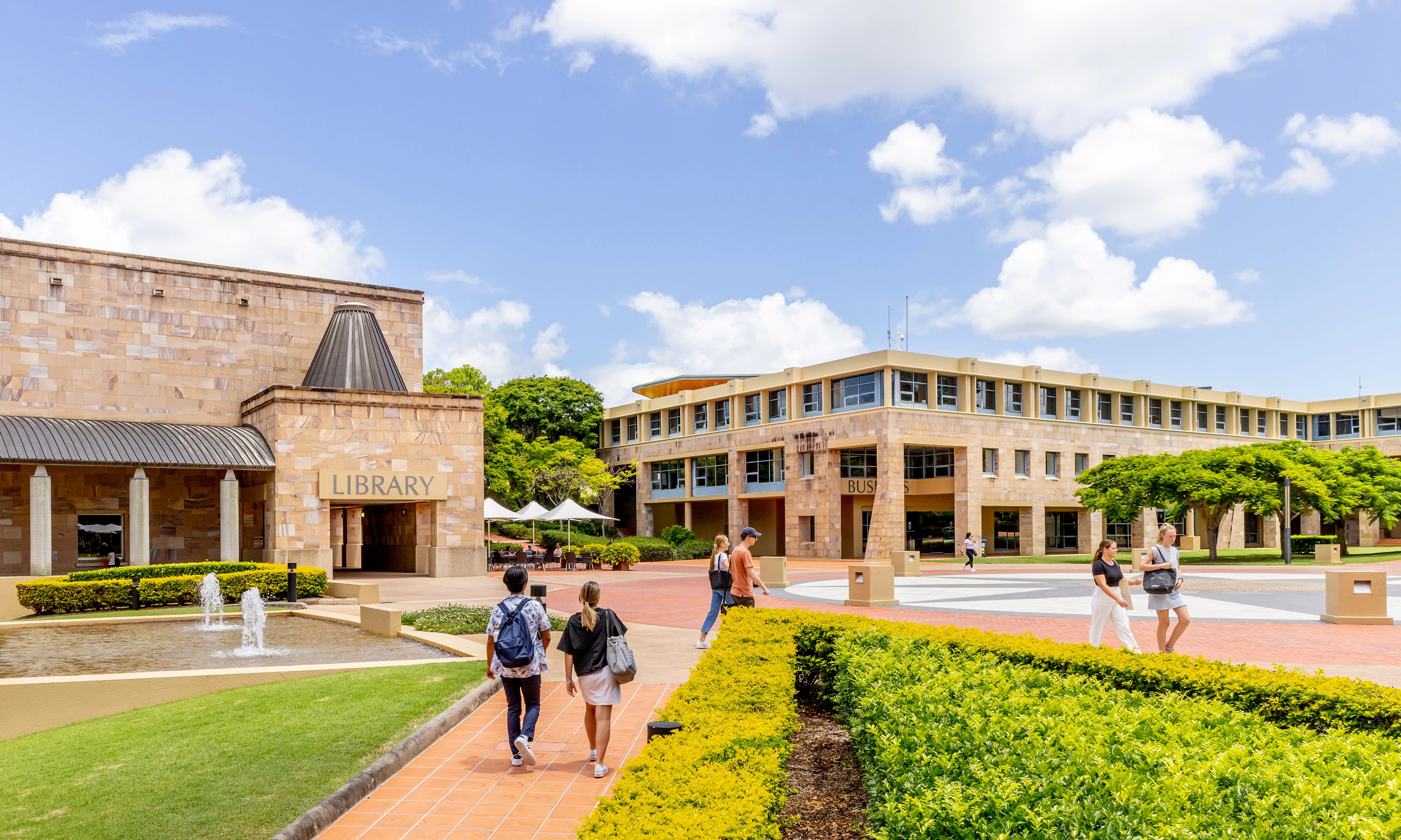 Bond University HDR Scholarships 2025 in Australia: A Prestigious Research Opportunity