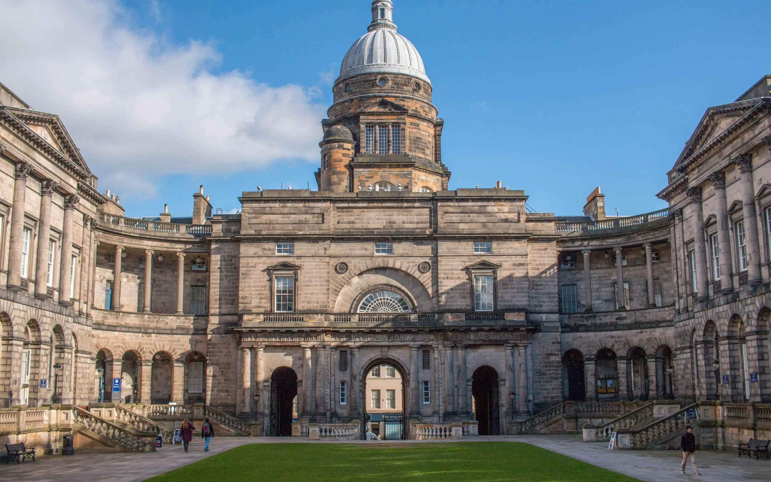 Innovate and Lead: PhD Opportunities in Biomedical Sciences at Edinburgh Medical School