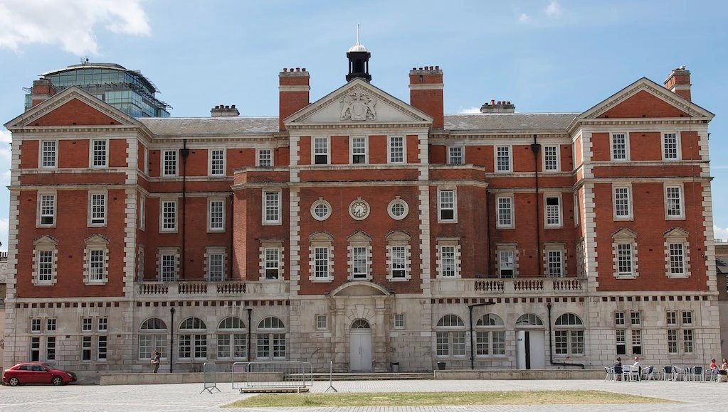 Study Art & Design in the UK with UAL International Postgraduate Scholarships